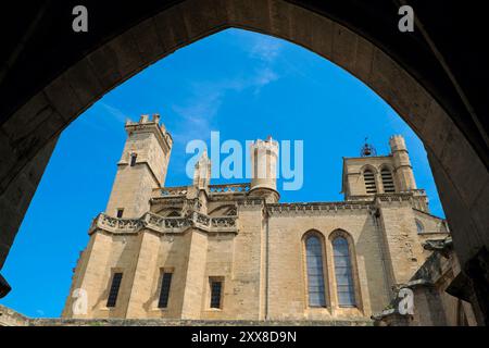 Francia, Herault, Beziers, cattedrale di Saint Nazaire, chiostro, cattedrale di Saint Nazaire Foto Stock