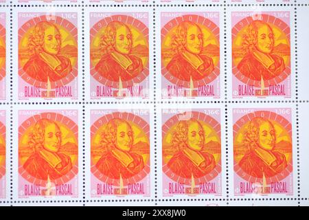 Francia, Puy de Dome, Clermont Ferrand, un foglio di francobolli con l'effigie di Blaise Pascal, nativo della città Foto Stock