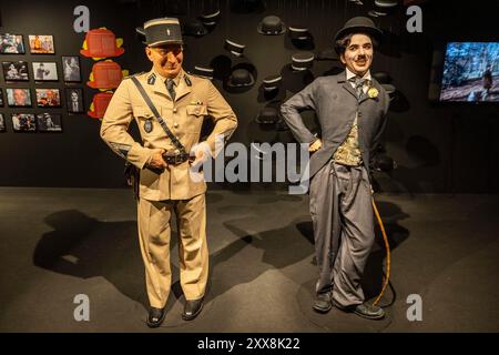 Svizzera, Cantone di Vaud, Corsier sur Vevey, Chaplin's World Museum a Manoir de Ban, statua in cera di Louis de Funes a le gendarme a St Tropez e Charlot Foto Stock