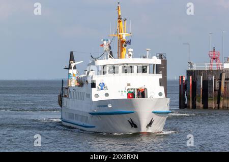 CUXHAVEN, GERMANIA - 15 AGOSTO 2024: PASSAGIERSCHIFF WAPPEN VON CUXHAVEN. Dal 2021, la nave è utilizzata dalla compagnia di navigazione Cassen Eils per le visite di Foto Stock