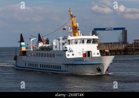 CUXHAVEN, GERMANIA - 15 AGOSTO 2024: PASSAGIERSCHIFF WAPPEN VON CUXHAVEN. Dal 2021, la nave è utilizzata dalla compagnia di navigazione Cassen Eils per le visite di Foto Stock