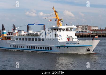 CUXHAVEN, GERMANIA - 15 AGOSTO 2024: PASSAGIERSCHIFF WAPPEN VON CUXHAVEN. Dal 2021, la nave è utilizzata dalla compagnia di navigazione Cassen Eils per le visite di Foto Stock