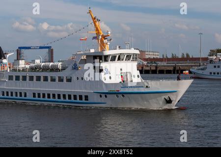 CUXHAVEN, GERMANIA - 15 AGOSTO 2024: PASSAGIERSCHIFF WAPPEN VON CUXHAVEN. Dal 2021, la nave è utilizzata dalla compagnia di navigazione Cassen Eils per le visite di Foto Stock