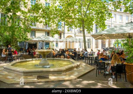 Francia, Herault, Montpellier, centro storico, chiesa di Saint Roch, Place de la Fontaine Foto Stock