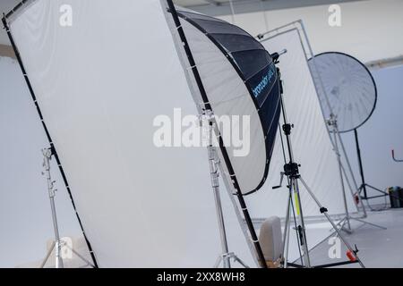 Duesseldorf, Germania. 23 agosto 2024. Vista dello studio fotografico Beyond Studio. Crediti: Rolf Vennenbernd/dpa/Alamy Live News Foto Stock