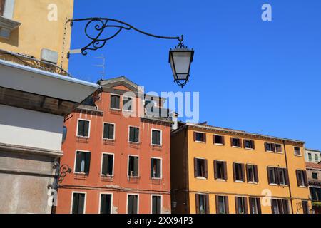 Architettura di Venezia, Italia. Campo San Geremia, nel quartiere Cannaregio. Foto Stock