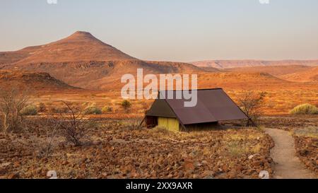 Vista del campo di Etendeka Mountain, Damaraland, Namibia Foto Stock