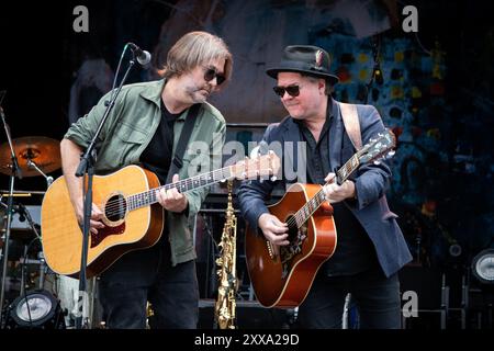 Trondheim, Norvegia. 10 agosto 2024. Il cantante e musicista norvegese Trond Helge Johnsen esegue un concerto dal vivo allo Sverresborg Folkemuseum di Trondheim. Foto Stock