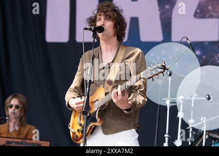 Southsea, Hampshire, UK, Razorlight si esibiscono sul palco comune al Victorious Festival venerdì 23 agosto 2024 Photo Credit Emma Terracciano/Alamy Live News Foto Stock