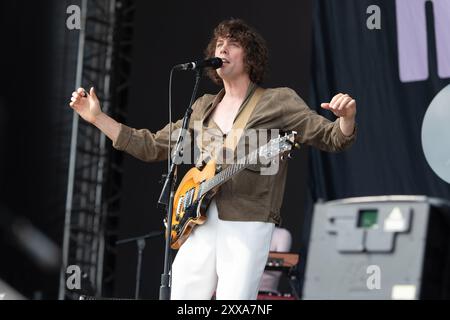 Southsea, Hampshire, UK, Razorlight si esibiscono sul palco comune al Victorious Festival venerdì 23 agosto 2024 Photo Credit Emma Terracciano/Alamy Live News Foto Stock