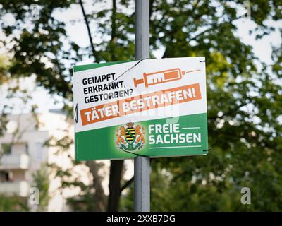 Freie Sachsen (sassoni indipendenti) manifesto elettorale. Il partito di destra vuole attirare elettori con atteggiamenti anti-immunizzazione e contro la vaccinazione. Foto Stock