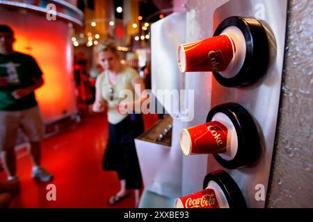 Orlando, Florida, Stati Uniti, 20090325: Il Disney EPCOT Center di Orlando. Bevande analcoliche gratuite da tutto il mondo sono servite dalla Coca Cola all'Universe of Energy. Foto: Orjan F. Ellingvag/ Dagbladet/ Corbis Foto Stock