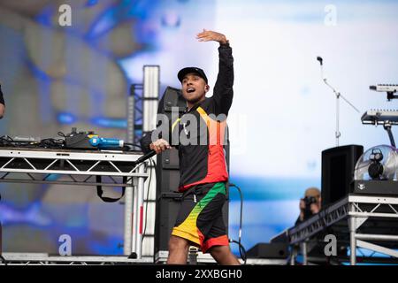 Leeds, Regno Unito. Venerdì 23 agosto 2024 Josh Bruce, conosciuto professionalmente come Bru-C, esibendosi al Bramham Park © Jason Richardson / Alamy Live News Foto Stock