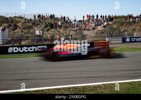 Tifosi durante il Gran Premio d'Olanda di Formula 1 Heineken 2024, 15° round del Campionato del mondo di Formula 1 2024 dal 23 al 25 agosto 2024 sul circuito di Zandvoort, nei Paesi Bassi Foto Stock