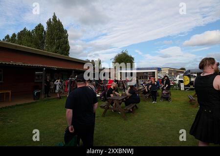 Beermageddon Festival, Stoke Prior Regno Unito. 23 agosto 2024. I fan arrivano al Beermageddon Festival, Stoke Prior, Regno Unito. Copyright di Tudor/Alamy Live News Foto Stock