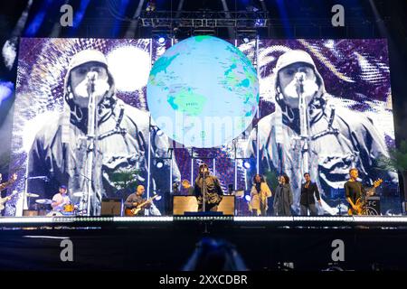 Leeds, Inghilterra, 23 agosto 2024. Liam Gallagher suona il Main Stage al Leeds Festival 2024. Crediti: Izzy Clayton/Alamy Live News Foto Stock