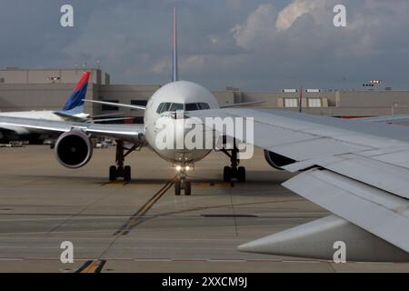 Volo Delta dall'aeroporto internazionale Hartford Jackson di Atlanta in rotta per l'aeroporto la Guardia di New York. Foto Stock