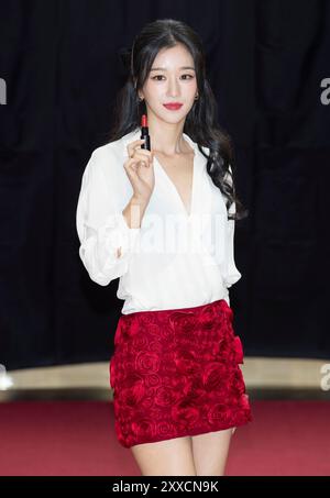 Seoul, Corea del Sud. 23 agosto 2024. L'attrice sudcoreana Seo Yea-ji partecipa a una chiamata fotografica per l'evento NARS 30th Anniversary Explicit Lipstick Pop-Up Store a Seoul, Corea del Sud, il 23 agosto 2024. (Foto di: Lee Young-ho/Sipa USA) credito: SIPA USA/Alamy Live News Foto Stock