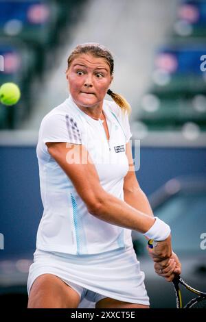 Torneo di tennis WTA Womens presso l'Home Depot Center di Carson. Vania King (USA) vs. Dinara Safina (RUS) Foto Stock