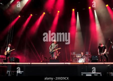 Southsea, Hampshire, UK. 23rd Aug, 2024. Snow Patrol performing live on stage at Victorious Festival in Southsea, UK, Credit: Dawn Fletcher-Park/Alamy Live News Stock Photo