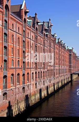 Speicherstadt Hamburg, Kehrwiedersteg, groesster auf Eichenpfaehlen gegruendete Lagerhauskomplex der Welt Foto Stock