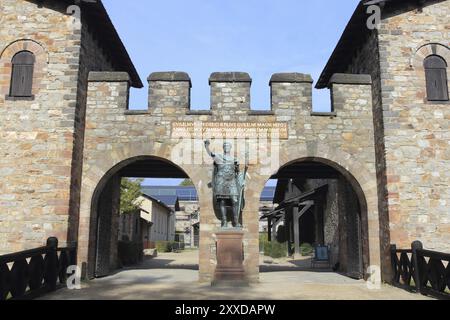 Bad Homburg vor der Hoehe, Germania 14 ottobre 2016: Il Saalburg è un ex forte del Limes romano situato sulla cresta del Taunus a nord-ovest di Bad Homb Foto Stock