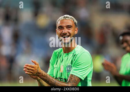 Faro, Portogallo. 23 agosto 2024. Zeno Debast (Sporting CP) visto in azione durante la partita della Liga Portogallo tra squadre del SC Farense e dello Sporting CP all'Estadio Algarve. Punteggio finale : SC Farense 0-5 Sorting CP credito: SOPA Images Limited/Alamy Live News Foto Stock