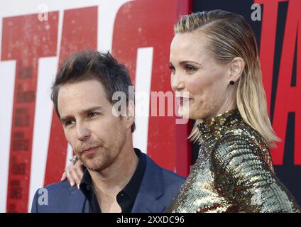 Leslie Bibb e Sam Rockwell alla prima di Los Angeles di 'Tag' tenutasi al Regency Village Theatre di Westwood, USA il 7 giugno 2018 Foto Stock