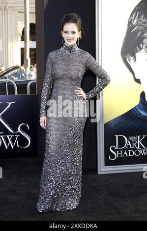 Eva Green alla prima di Los Angeles di "Dark Shadows" tenutasi al Grauman's Chinese Theatre di Hollywood, USA il 7 maggio 2012 Foto Stock