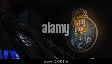 Una foto del logo del Futebol Clube do Porto all'interno del Museo FCPorto Foto Stock
