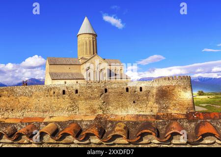 Panorama del monastero ortodosso georgiano di Alaverdi nella regione di Kakhetia nella Georgia orientale Foto Stock