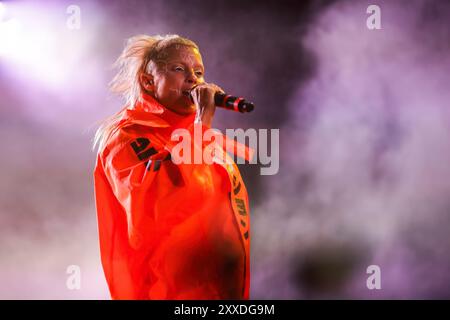 Vilar De Mouros, Portogallo. 24 agosto 2024. Il cantante Die Antwoord, Yolandi Visser, si esibisce sul palco del festival musicale Vilar de Mouros. (Foto di Diogo Baptista/SOPA Images/Sipa USA) credito: SIPA USA/Alamy Live News Foto Stock