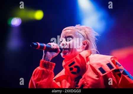 Vilar De Mouros, Portogallo. 24 agosto 2024. Il cantante Die Antwoord, Yolandi Visser, si esibisce sul palco del festival musicale Vilar de Mouros. (Foto di Diogo Baptista/SOPA Images/Sipa USA) credito: SIPA USA/Alamy Live News Foto Stock