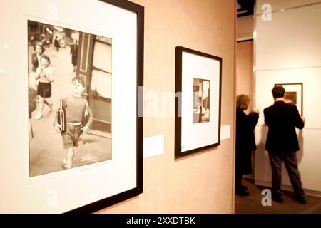 L'arte in tutte le forme è la grande moda degli investimenti. E' una bolla e quanto durerà? La casa d'aste Sotheby's mette all'asta fotografie il 22 aprile. Tra le fotografie in vendita vi sono un'enorme collezione di Ansel Adams, così come alcuni Paul Strand. / MEMO Foto Stock