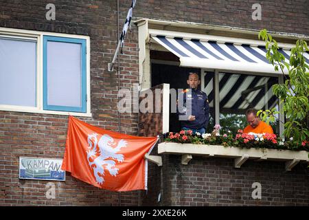 Zandvoort, Paesi Bassi. 24 agosto 2024. ZANDVOORT - residenti di Zandvoort prima del Gran Premio di F1 dei Paesi Bassi. ANP RAMON VAN FLYMEN credito: ANP/Alamy Live News Foto Stock