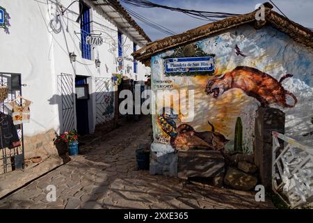 Cuzco, Perù. 8 gennaio 2024. Il quartiere di San Blas, situato vicino al centro storico con le sue strade spioventi e le scale in pietra, si trova a Cuzco, Perù Foto Stock