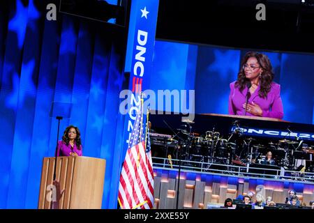 Chicago, Stati Uniti. 21 agosto 2024. Oprah Winfrey parla durante il terzo giorno della Convention Nazionale Democratica (DNC) allo United Center. Credito: SOPA Images Limited/Alamy Live News Foto Stock