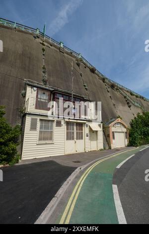 285 Madeira Terrace Brighton le officine della Volks Railway si trovano nella parete della scogliera di East Cliff Wall. Edificio storico degli anni '1880 Foto Stock