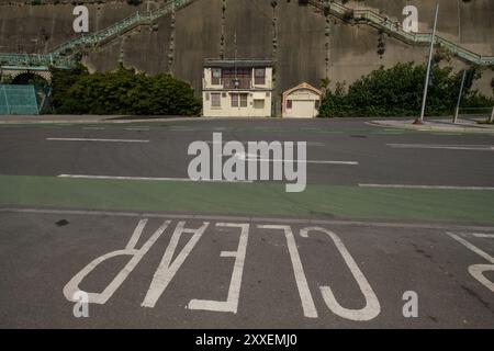 285 Madeira Terrace Brighton le officine della Volks Railway si trovano nella parete della scogliera di East Cliff Wall. Edificio storico degli anni '1880 Foto Stock