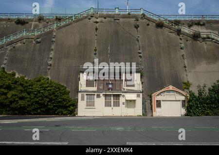 285 Madeira Terrace Brighton le officine della Volks Railway si trovano nella parete della scogliera di East Cliff Wall. Edificio storico degli anni '1880 Foto Stock