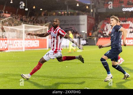 Aalborg, Danimarca. 23 agosto 2024. Oumar Diakhite (2) dell'AAB visto durante il 3F Superliga match tra Aalborg BK e Aarhus GF all'Aalborg Portland Park di Aalborg. Credito: Gonzales Photo/Alamy Live News Foto Stock