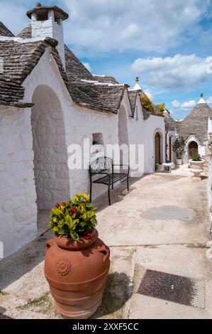 Tipiche case chiamate Trulli di Alberobello. Alberobello, Bari, Puglia, Italia, Europa. Foto Stock