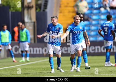 Edgeley Park a Stockport, Regno Unito. 24 agosto 2024. Louie Barry della Stockport County festeggia dopo aver segnato il primo gol della squadra mentre lo Stockport County gioca contro i Bristol Rovers in una partita della Sky Bet League One il 24 agosto 2024, all'Edgeley Park di Stockport, Inghilterra. (Foto di James Holyoak/Alamy Live News) crediti: james holyoak/Alamy Live News Foto Stock