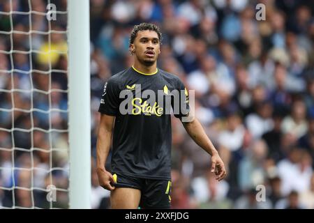 LONDRA, Regno Unito - 24 agosto 2024: Roman Dixon dell'Everton durante la partita di Premier League tra il Tottenham Hotspur FC e l'Everton FC al Tottenham Hotspur Stadium (credito: Craig Mercer/ Alamy Live News) Foto Stock