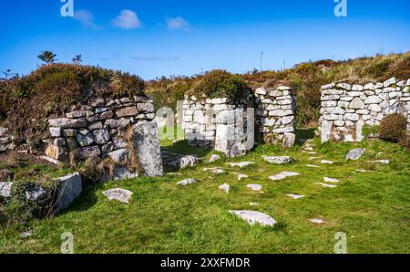 Chysauster Ancient Village è un villaggio romano-britannico dell'età del ferro con case a corte in Cornovaglia, Inghilterra, Regno Unito. È mostrata la casa 6. Foto Stock