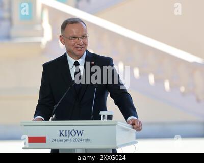 Kiev, Ucraina. 24 agosto 2024. KIEV, UCRAINA - 24 AGOSTO 2024 - il presidente della Polonia Andrzej Duda partecipa a una conferenza stampa congiunta con il presidente dell'Ucraina Volodymyr Zelenskyy e il primo ministro della Lituania Ingrida Simonyte fuori dal Palazzo Mariinskyi nel 33 ° giorno dell'indipendenza dell'Ucraina, Kiev, capitale dell'Ucraina. Crediti: Ukrinform/Alamy Live News Foto Stock