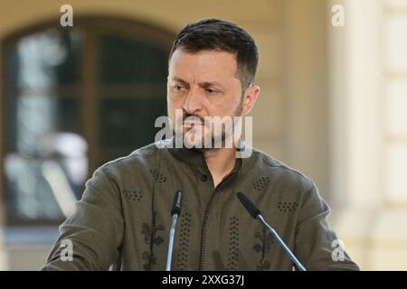 Kiev, Ucraina. 24 agosto 2024. Volodymyr Zelenskyy, presidente dell'Ucraina, partecipa a un briefing congiunto sul 33° anniversario dell'indipendenza dell'Ucraina il 24 agosto 2024 a Kiev, Ucraina. (Foto di Aleksandr Gusev/SOPA Images/Sipa USA) credito: SIPA USA/Alamy Live News Foto Stock