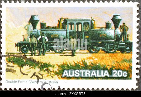 Francobollo cancellato stampato dall'Australia, che mostra Double Fairlie, Western Australia, Steam Railways, circa 1979. Foto Stock