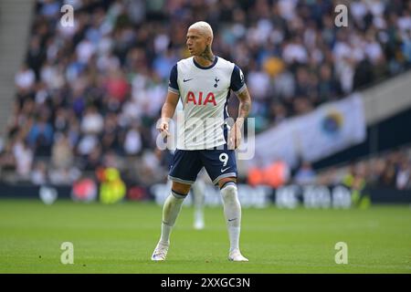 Londra, Regno Unito. 24 agosto 2024. Richarlison del Tottenham Hotspur durante la partita Spurs vs Everton, Premier League al Tottenham Hotspur Stadium di Londra. Questa immagine è SOLO per USO EDITORIALE. Licenza richiesta da Football DataCo per qualsiasi altro utilizzo. Crediti: MARTIN DALTON/Alamy Live News Foto Stock