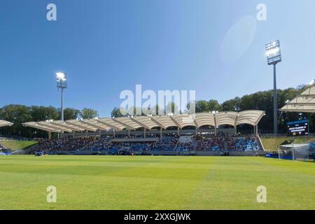 Saarbrücken, Germania 24. Agosto 2024: 3 . Liga - 2024/2025 - 1. FC Saarbrücken vs. FC Ingolstadt 04 IM Bild: Haupttribühne des Ludwigsparkstadion Foto Stock